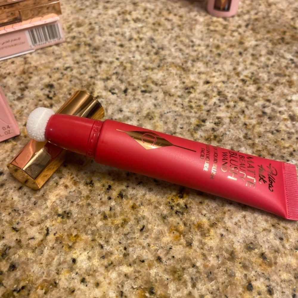 High End Makeup Bundle - Picture 5 of 8